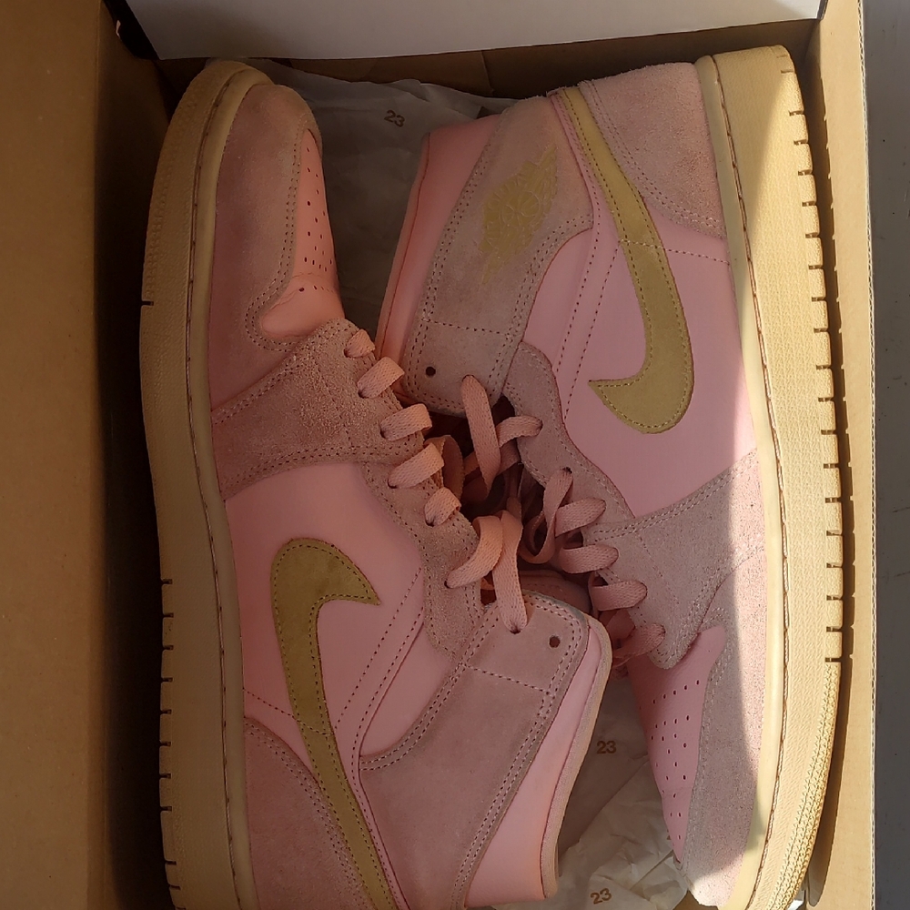 AIR Jordan 1 Mid Coral Gold